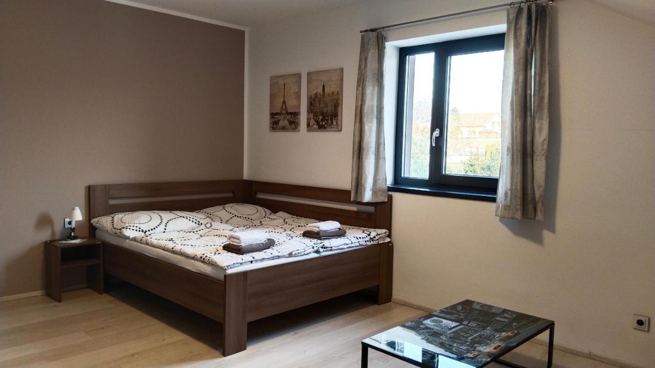 Penzion U Brázdů Ivancice Exterior foto