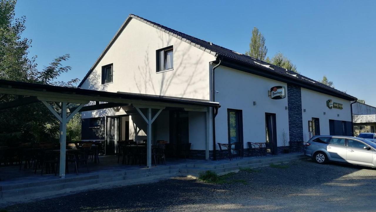 Penzion U Brázdů Ivancice Exterior foto
